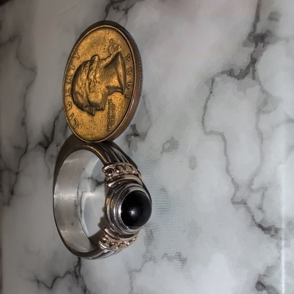 Sterling Silver and Gold Ring With Black onyx Center - Picture 4 of 5